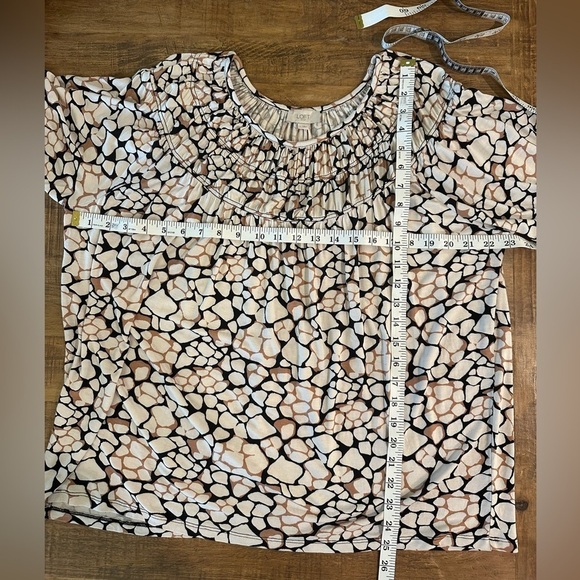 LOFT Short Sleeve Flowy Tunic w/Smocking across chest Animal print Blk Brn Tan L - Picture 10 of 10